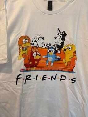 T-Shirt - large brand new bluey “friends” - SOFT (large)